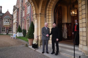 Zelenszkij: még megmenthető a kapcsolat Trumppal, Párizs és London egy hónapos tűzszünetet javasol
