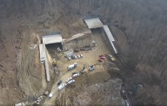 Nekiestek a medvealagutaknak, éjjel-nappal dolgoznak a dél-erdélyi autópálya hiányzó szakaszán (videóval)