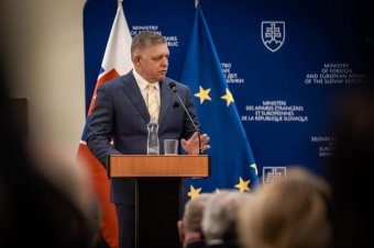 Fico az EU-s „ellenjavallat” dacára is elmegy Moszkvába, és felrója a romániai és franciaországi elnökválasztási botrányt