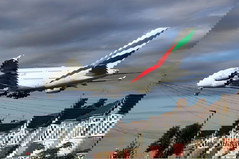 Újraindult a Heathrow menetrend szerinti forgalma, még szombaton is törölni kellett járatokat