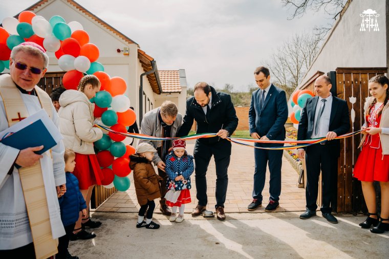 Magyar kormánytámogatással épült óvodát adtak át az érmelléki Szalacson