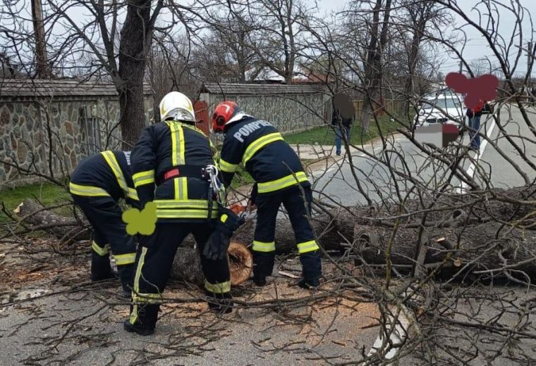 Erdély-szerte károkat okozott a viharos időjárás