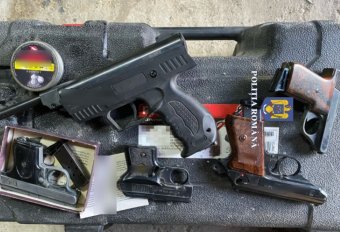 Illegális fegyvereket tartó orvhalászt vettek őrizetbe Marosludason