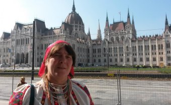 Bukarestben mutatják be a csángóföldi, Magyarországon élő Szőcs Anna életrajzi könyvének román fordítását