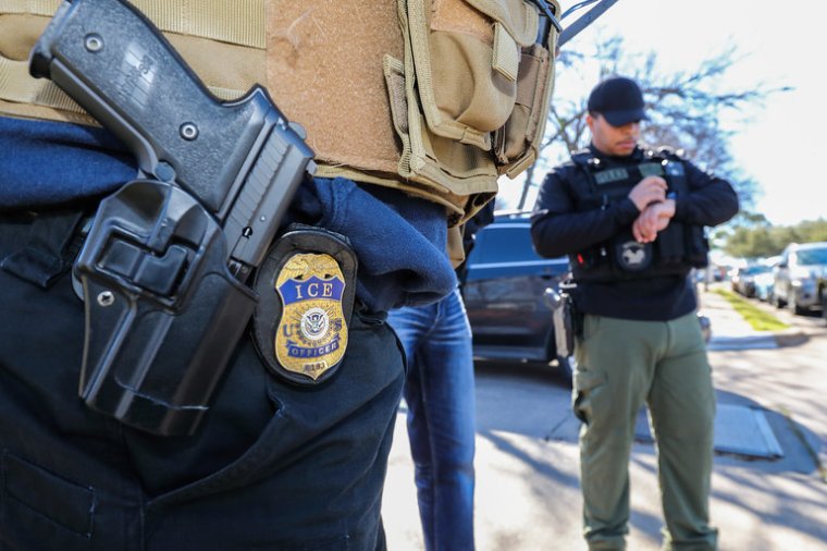 Romániai irodát készül nyitni az amerikai bevándorlási hivatal nyomozati osztálya