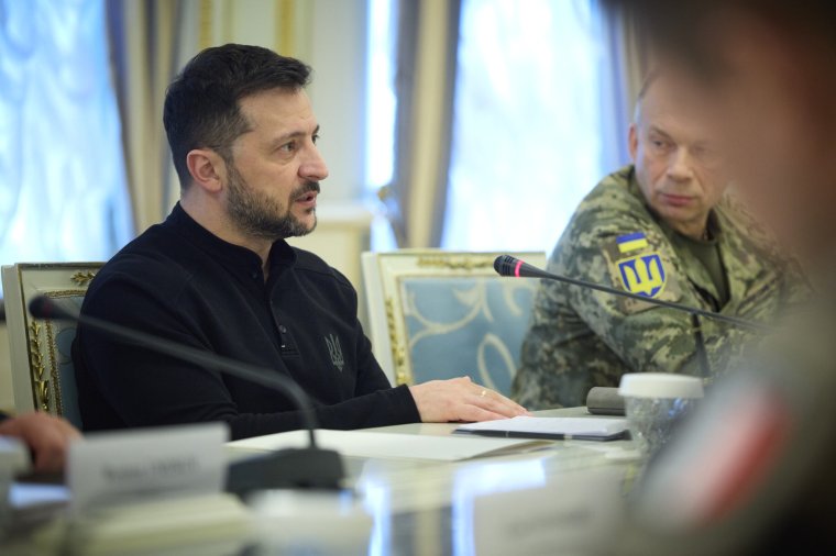Zelenszkij szerint csak ámítás a Putyin által bejelentett tűzszünet, legalább 30 nap fegyvernyugvás kéne