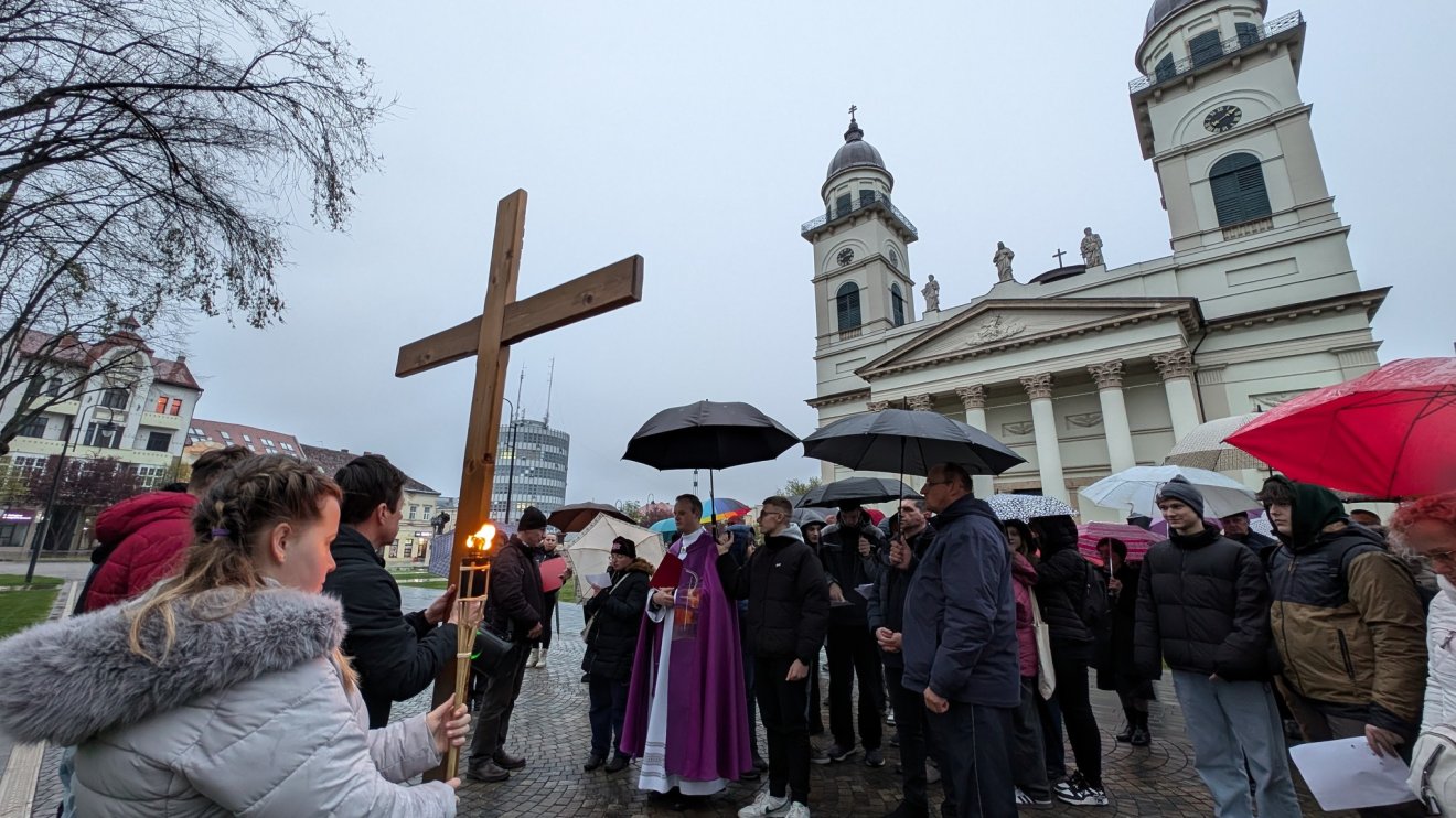 A Szatmári Római Katolikus Egyházmegyének húsvétra, a kereszténység legnagyobb ünnepére való készülete •  Fotó: Szatmári Római Katolikus Egyházmegye