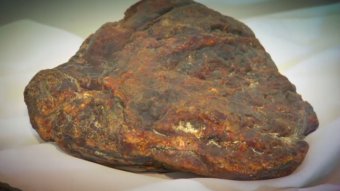 Évekig ajtótámaszként használták az egymillió euró értékű borostyánkövet