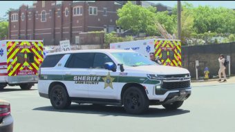 Ketten meghaltak, amikor egy ámokfutó lövöldözni kezdett egy floridai egyetemen