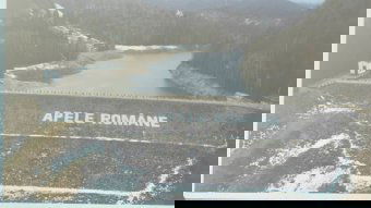 Árvíztől tartanak egy erdélyi gát megrepedt betonfala miatt, a vízügy nyugalomra int