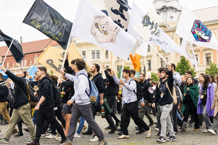 Esőben is tud a diák napozni – Elstartolt a jubileumi KMDSZ Diáknapok