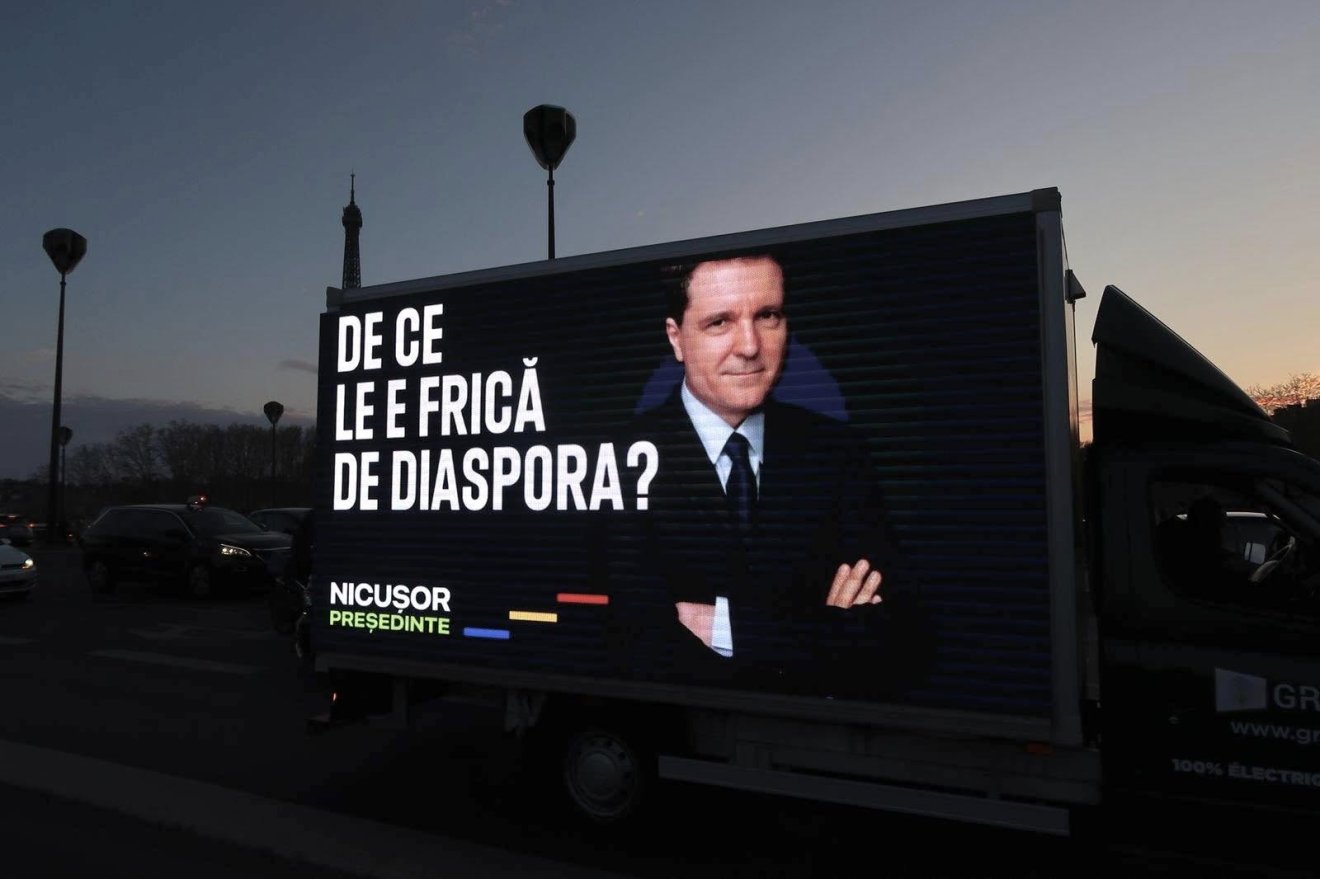 •  Fotó: Facebook/Nicușor Dan