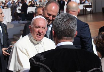 Felekezetiségen felülemelkedve: Ferenc pápa lénye és öröksége erdélyi református szemmel