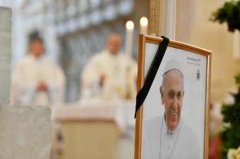 Ferenc pápa lelki üdvéért mutattak be szentmisét Gyulafehérváron