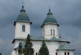 Szexuális bűncselekményekért ítélték nyolc év letöltendő börtönbüntetésre Huși volt ortodox püspökét