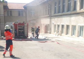 62 beteget és 17 alkalmazottat kellett evakuálni egy pașcani-i kórháztűz miatt
