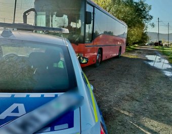 Feketén fuvarozó buszsofőrt állítottak meg a rendőrök, drasztikus bírságot kapott