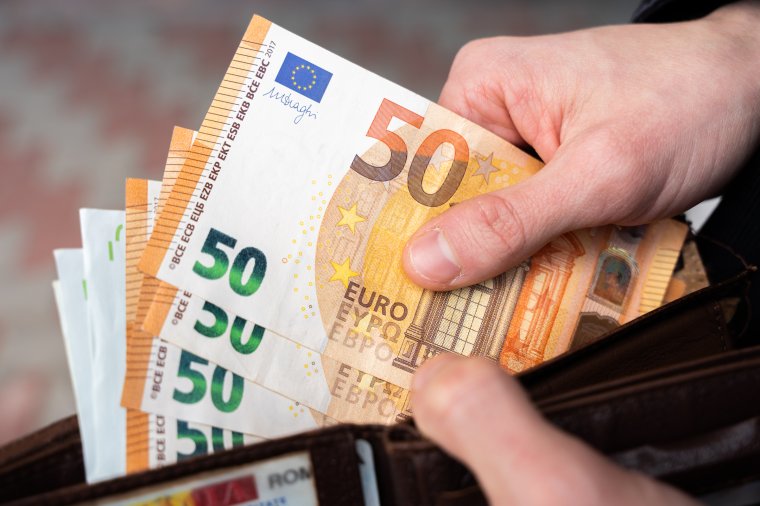 A múlt heti sokkhatás után tovább erősödött a lej az euróhoz mérten, csökkent a ROBOR is