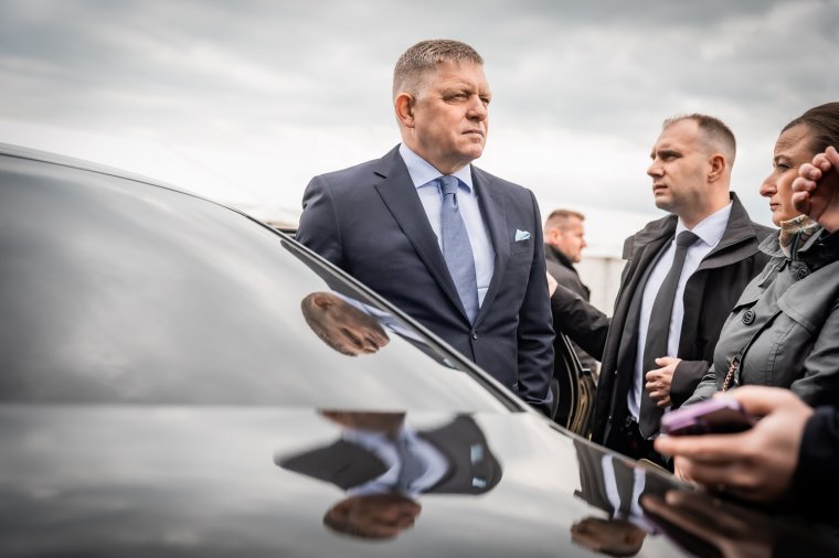 Románia felé kellett kerülnie a Moszkvába tartó Ficónak, miután a litvánok nem engedték átrepülni a gépét