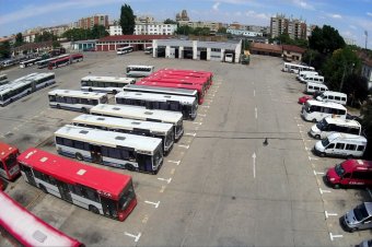 Buszsofőröket toboroz egy helyi tömegközlekedési vállalat – egyelőre kevés sikerrel