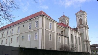 Böcskei László püspök: helytelenítem a váradi önkormányzat kilakoltatási felszólítását, minden támogatást megadok a premontrei apátnak