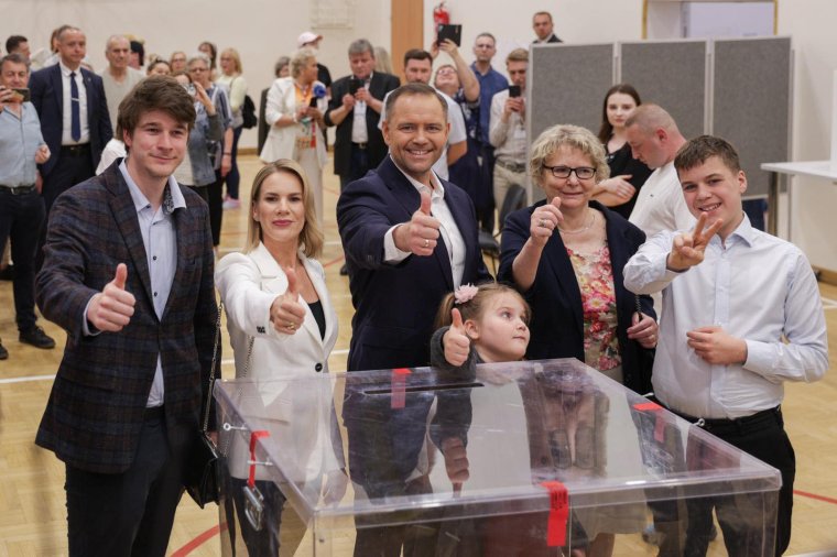 A jobboldali Karol Nawrocki nyerte meg a lengyel elnökválasztást