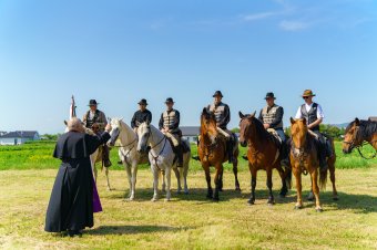 Lóháton indultak el sepsiszentgyörgyi zarándokok a csíksomlyói búcsúba