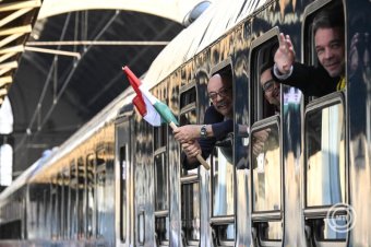 Elindult a Boldogasszony zarándokvonat – A nehéz helyzetben levő parajdiakért és háromszékiekért is imádkoznak