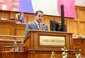 A közlekedési minisztert is azzal gyanúsítják, hogy kenőpénzt adott egy hivatalnoknak