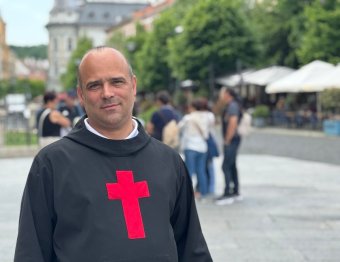 Nem mindennapi élettörténete van a csíksomlyói búcsú szónokának, György Alfréd szerzetesnek