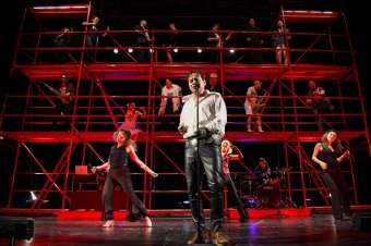 Véres trónharc és rockkoncert – a III. Richárd Csíkszeredában