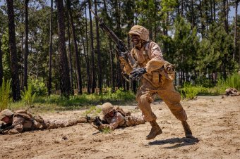 Los Angeles: tengerészgyalogosokat is bevetnek, a Nemzeti Gárda újabb egysége érkezik