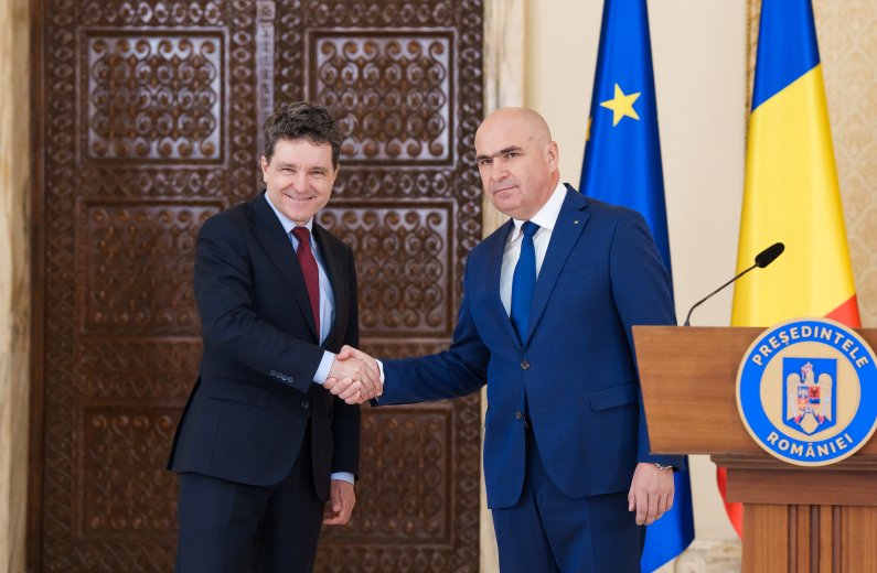 Nincs alku? Nicușor Dan és Ilie Bolojan is „beárazta” az új kormány beiktatását