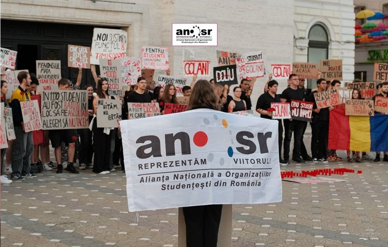 Tiltakozásokat hirdettek a diákszervezetek az ösztöndíjak tervezett megkurtítása miatt