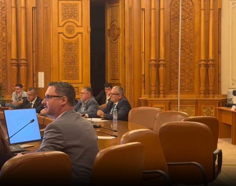 „Hajrá, Székelyföld?! Teljesen megőrültetek?!” – Balhé a román parlamentben