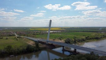 Elhalasztott hídavató: hiányosságokat fedeztek fel a 165 millió lejes építményen