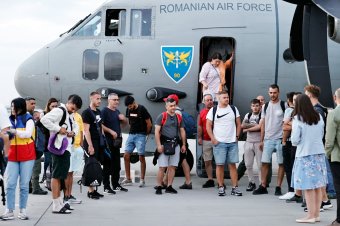Újabb román állampolgárokat menekítettek ki a Közel-Keletről