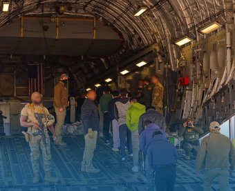 Amerika kitoloncol közel félszáz román állampolgárt