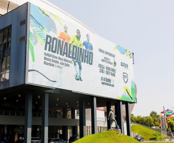 Ronaldinho és barátai Kolozsváron rúgják a bőrt Mutuék ellen