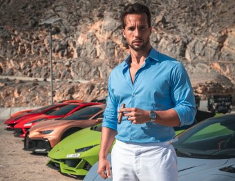 Az elnökválasztásba való törvénytelen külföldi beavatkozás miatt eljárás indult a Tate-fivérek egyike ellen