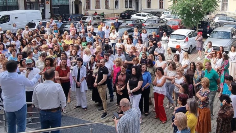 Megakadályozná a kormány az állami intézmények közötti „népvándorlást”, hogy az elbocsátottak ne maradhassanak állami alkalmazásban