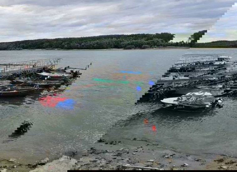Magával rántotta a jet ski az autót a Dunába