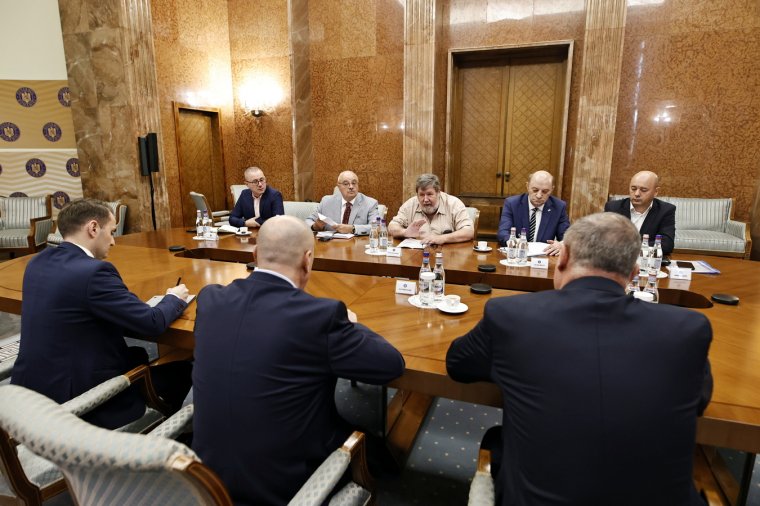 Még semmi nincs kőbe vésve? Folytatódnak az egyeztetések a deficitcsökkentő intézkedéscsomagról