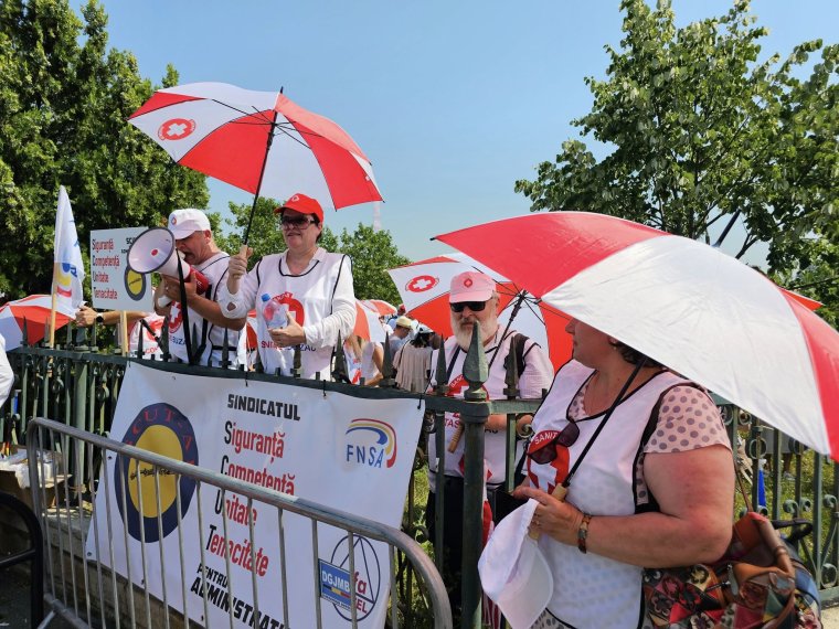 Folytatják a tiltakozást, „a megszorítások fekete doboza” elnevezéssel online kampányt indítanak a szakszervezetek