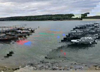 Magával rántotta a jet ski az autót a Dunába