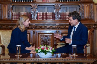 Átadta megbízólevelét Nicuşor Dan államfőnek az új magyar nagykövet