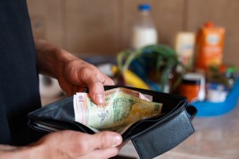 Enyhén csökkent az átlagbér, nem az IT-szektorban voltak a legnagyobb fizetések májusban