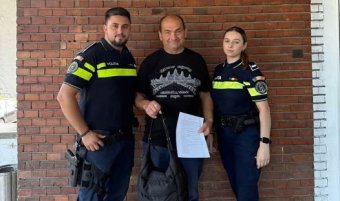 Külföldi valutát tartalmazó táskát talált, a Fehér megyei rendőrség nyilvánosan megköszönte