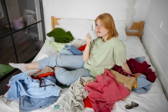 Ma a siker a fogyasztással mérhető, sok pénzt „dobunk ki az ablakon” – Mara Gyöngyvér ökológus a túlfogyasztás jelenségéről