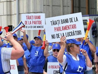 Nem kérnek a megszorításokból: ezúttal a vízügyi igazgatóság alkalmazottai vonultak utcára